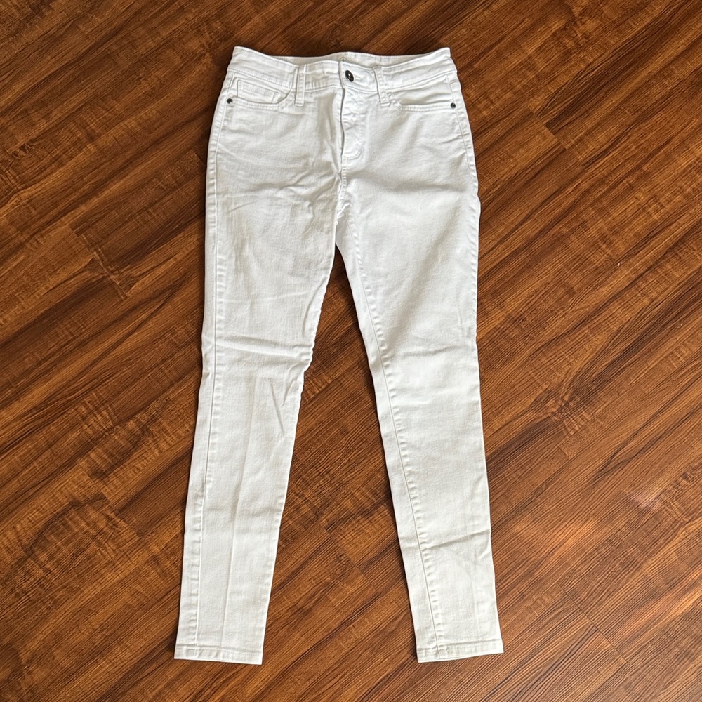 St. John's Bay Women's White Skinny Jeans